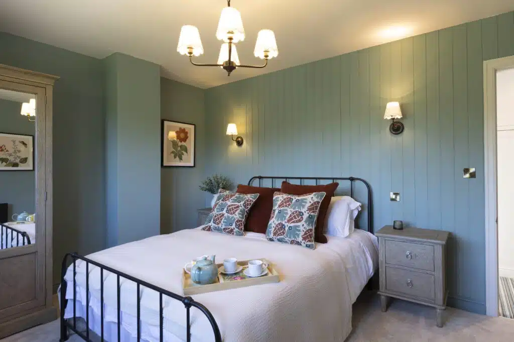 Yorkshire Escapes 1 Pond View Double Bed